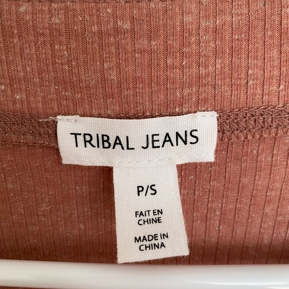 Tribal Jeans V-neck top, Sz Small - Picture 3 of 3